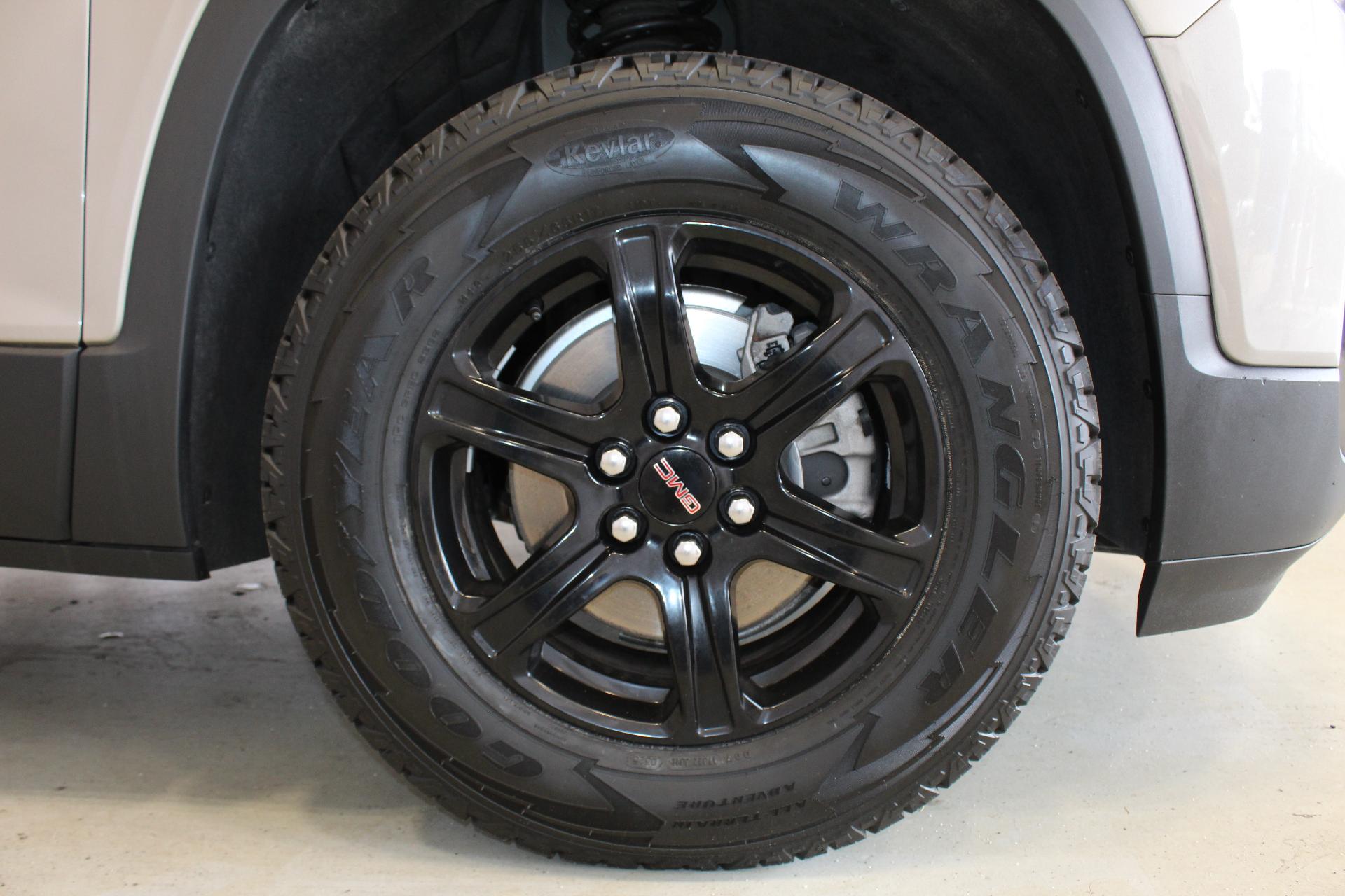 2022 GMC Acadia Vehicle Photo in NORTHAMPTON, MA 01060-1120