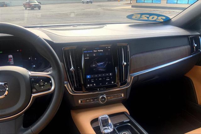 2025 Volvo V90 Cross Country Vehicle Photo in KANSAS CITY, MO 64114-4545