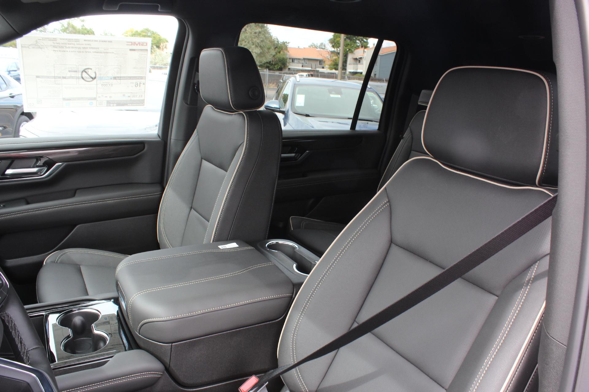 2026 GMC Yukon XL Vehicle Photo in AURORA, CO 80012-4011