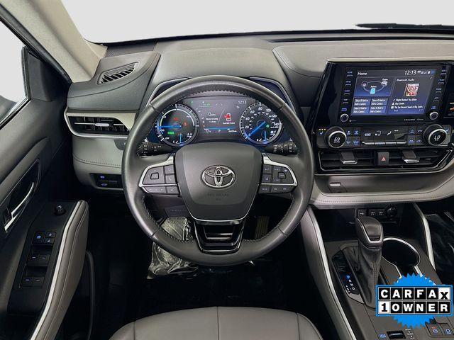 2021 Toyota Highlander Vehicle Photo in Puyallup, WA 98371