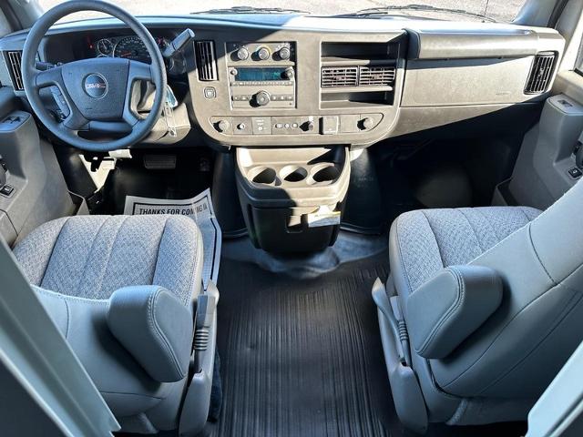 2024 GMC Savana Cutaway 3500 Vehicle Photo in COLUMBIA, MO 65203-3903
