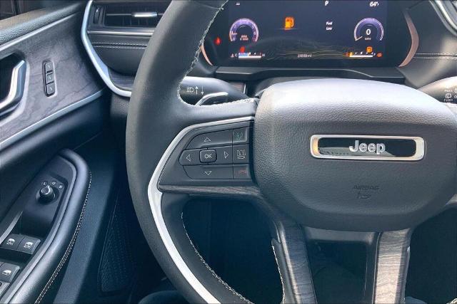 2023 Jeep Grand Cherokee Vehicle Photo in Kansas City, MO 64114