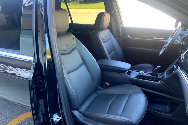 2025 Cadillac XT6 Vehicle Photo in KANSAS CITY, MO 64114-4545