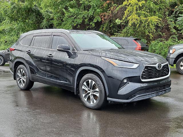 2021 Toyota Highlander Vehicle Photo in TREVOSE, PA 19053-4984