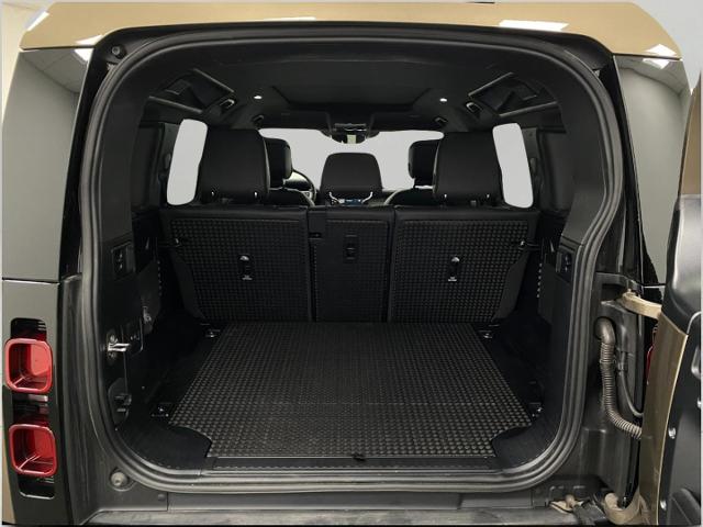 2025 Defender Vehicle Photo in Appleton, WI 54913