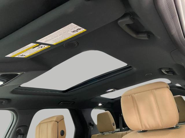 2025 Land Rover Discovery Vehicle Photo in Appleton, WI 54913