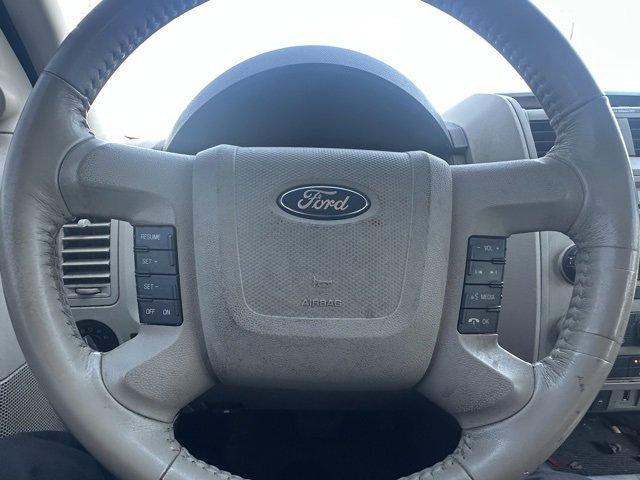 2009 Ford Escape Vehicle Photo in ROCHESTER HILLS, MI 48307-2741
