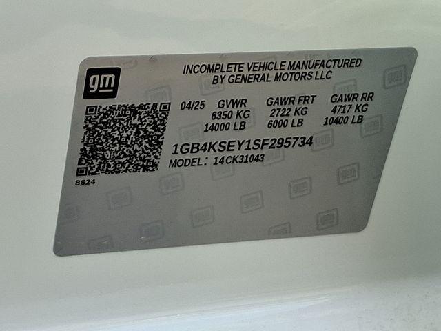 2025 Chevrolet Silverado 3500 HD Chassis Cab Vehicle Photo in DANBURY, CT 06810-5034