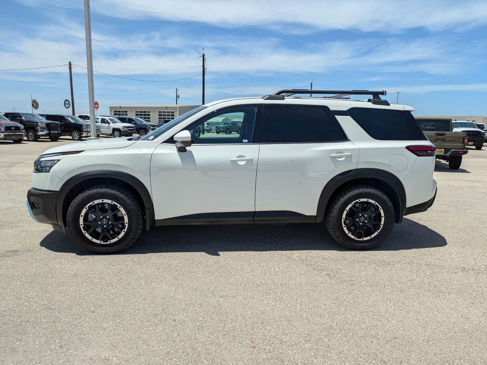 2025 Nissan Pathfinder Vehicle Photo in Seguin, TX 78155