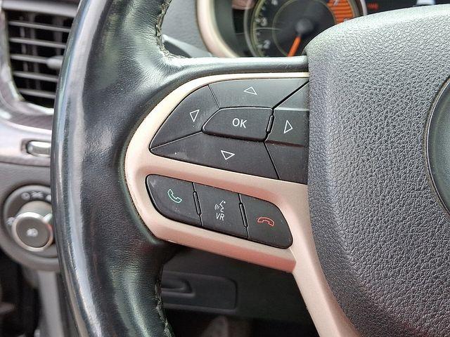 2017 Jeep Cherokee Vehicle Photo in DANBURY, CT 06810-5034