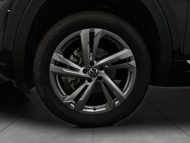 2024 Volkswagen Atlas Cross Sport Vehicle Photo in Appleton, WI 54913