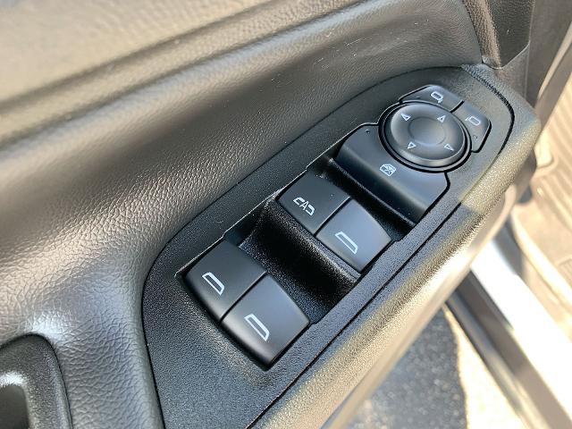 2022 Chevrolet Equinox Vehicle Photo in MOON TOWNSHIP, PA 15108-2571