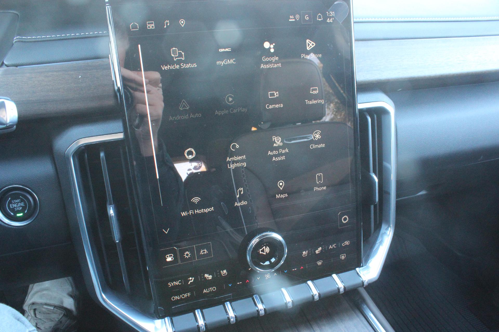 2026 GMC Acadia Vehicle Photo in AURORA, CO 80012-4011