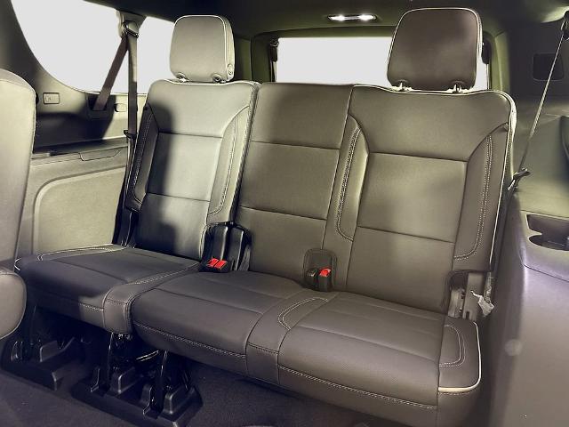2025 Chevrolet Suburban Vehicle Photo in PUYALLUP, WA 98371-4149