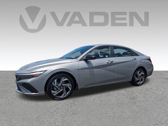 2025 Hyundai ELANTRA Vehicle Photo in BRUNSWICK, GA 31525-1881