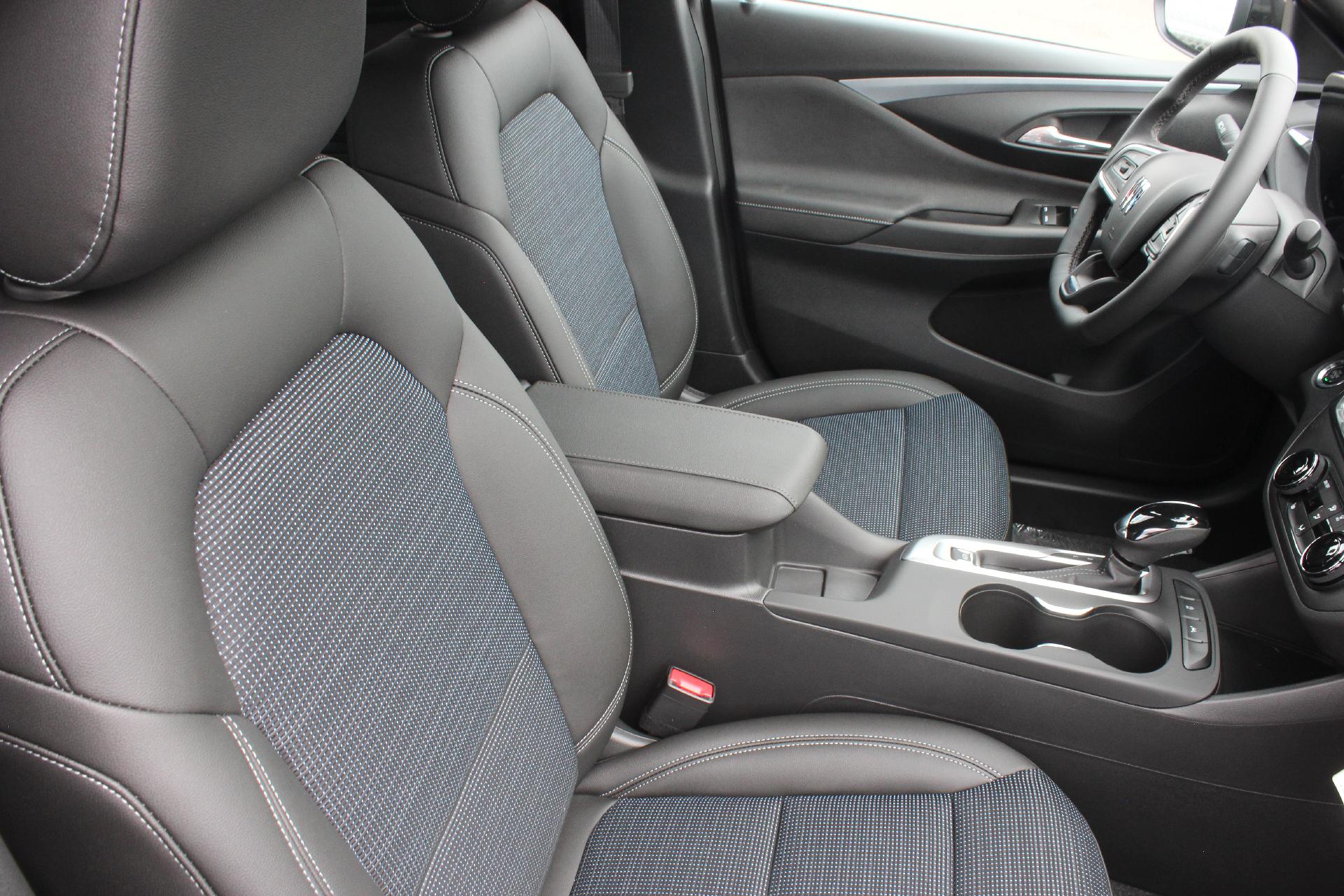 2025 Buick Envista Vehicle Photo in AURORA, CO 80012-4011
