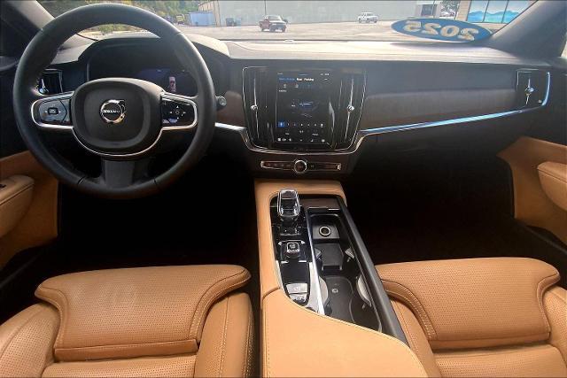 2025 Volvo V90 Cross Country Vehicle Photo in KANSAS CITY, MO 64114-4545