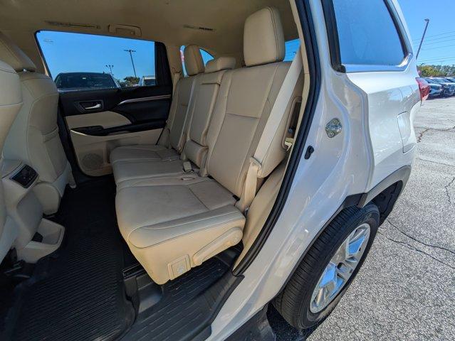 2019 Toyota Highlander Vehicle Photo in BRUNSWICK, GA 31525-1881