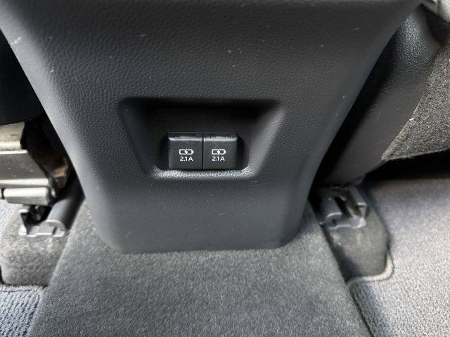 2020 Toyota RAV4 Vehicle Photo in LEOMINSTER, MA 01453-2952