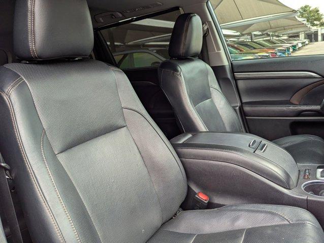 2017 Toyota Highlander Vehicle Photo in San Antonio, TX 78230