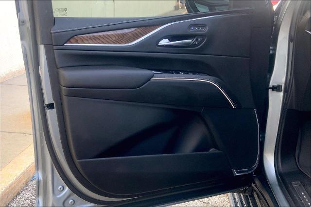 2023 Cadillac Escalade ESV Vehicle Photo in KANSAS CITY, MO 64114-4545