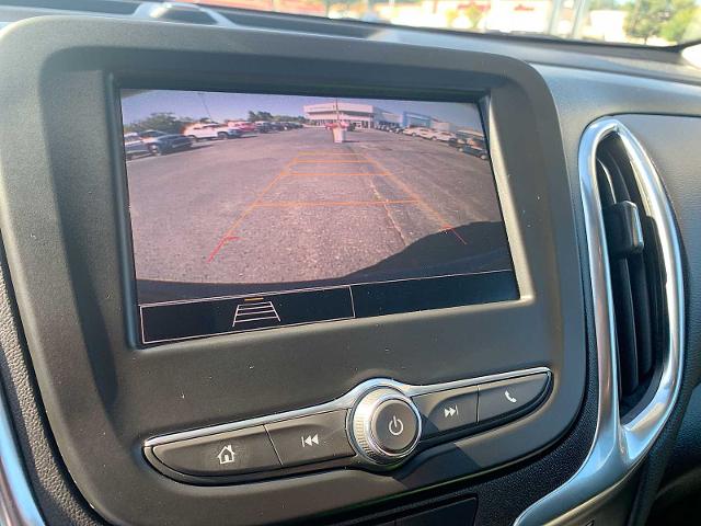 2022 Chevrolet Equinox Vehicle Photo in MOON TOWNSHIP, PA 15108-2571
