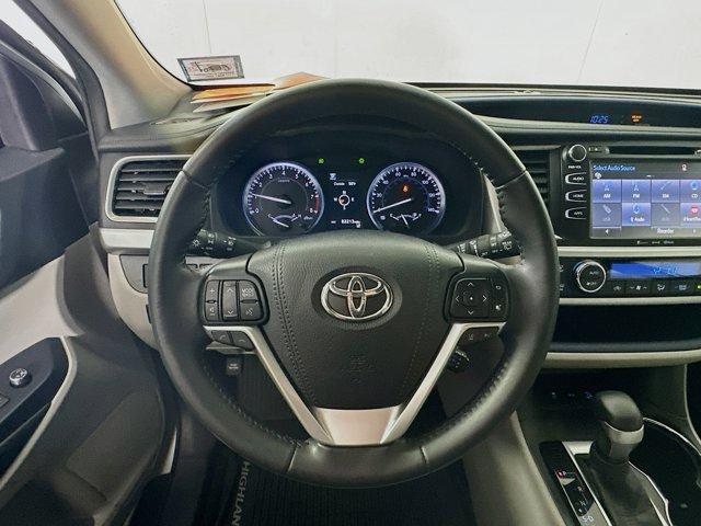 2019 Toyota Highlander Vehicle Photo in Flemington, NJ 08822