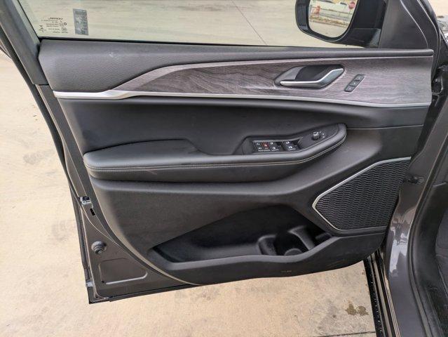 2022 Jeep Grand Cherokee L Vehicle Photo in SELMA, TX 78154-1459