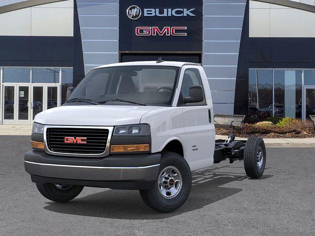 2025 GMC Savana Cutaway 3500 Vehicle Photo in DANBURY, CT 06810-5034