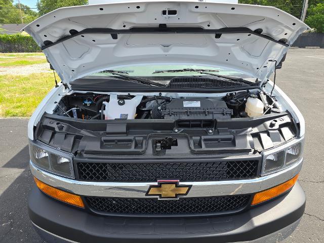 2025 Chevrolet Express Commercial Cutaway Vehicle Photo in INDEPENDENCE, MO 64055-1314