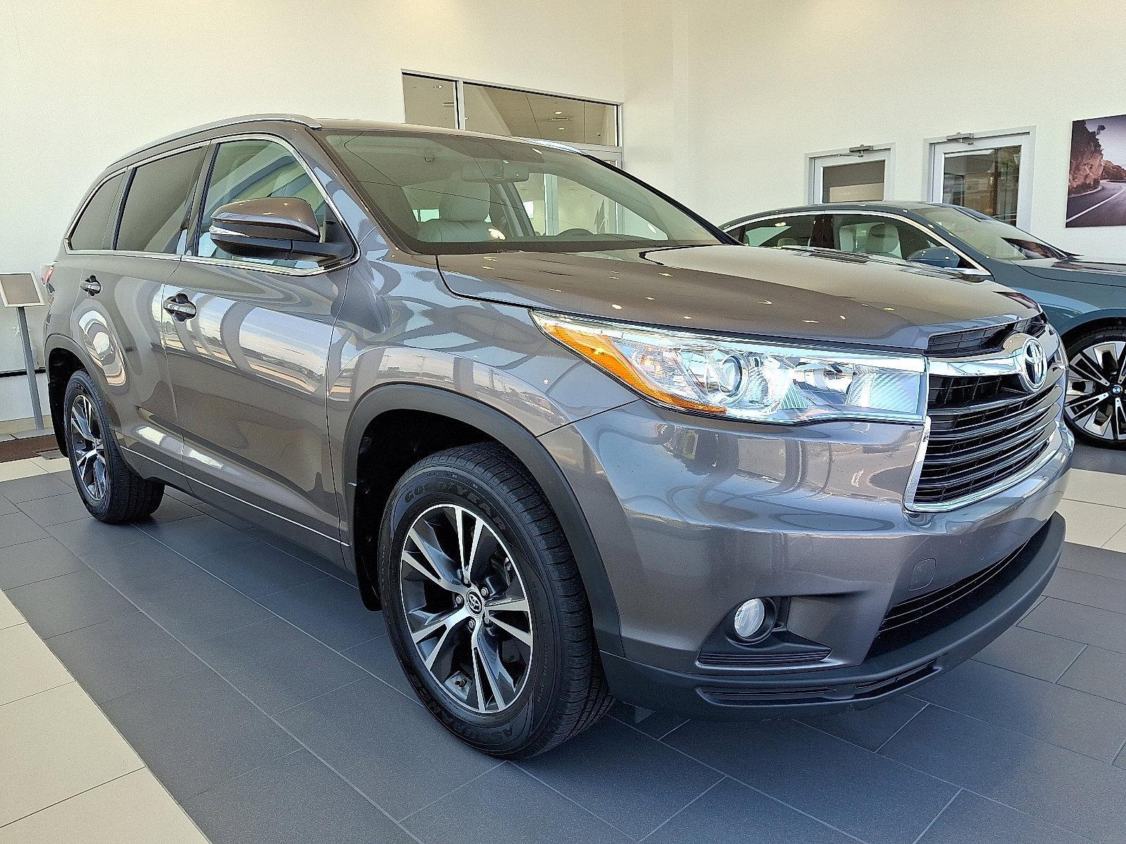 2016 Toyota Highlander Vehicle Photo in Lancaster, PA 17601