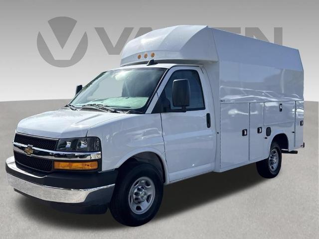 2026 Chevrolet Express Commercial Cutaway Vehicle Photo in SAVANNAH, GA 31406-4513