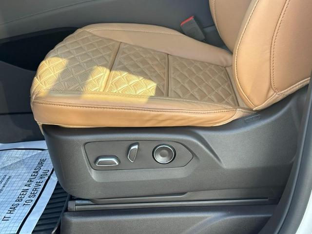 2024 Cadillac Escalade Vehicle Photo in COLUMBIA, MO 65203-3903
