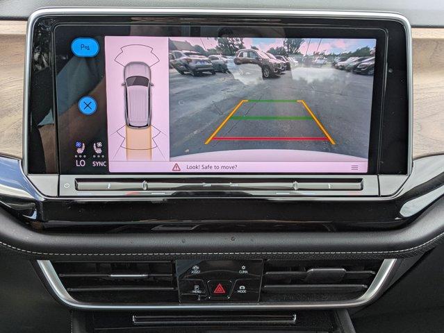 2024 Volkswagen Atlas Vehicle Photo in BRUNSWICK, GA 31525-1881