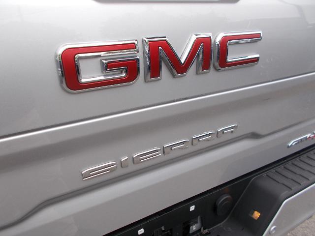 2022 GMC Sierra 1500 Vehicle Photo in LOWELL, MA 01852-4336