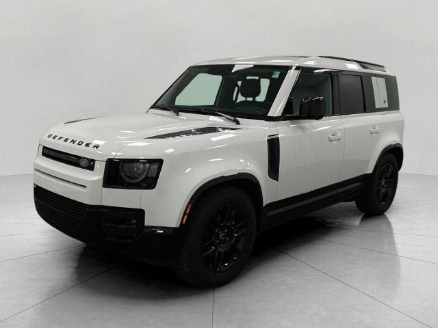 2024 Defender Vehicle Photo in Neenah, WI 54956