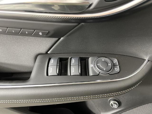 2025 Buick Envision Vehicle Photo in GILBERT, AZ 85297-0402