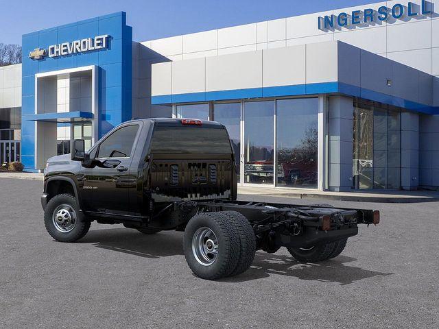 2025 Chevrolet Silverado 3500 HD Chassis Cab Vehicle Photo in DANBURY, CT 06810-5034