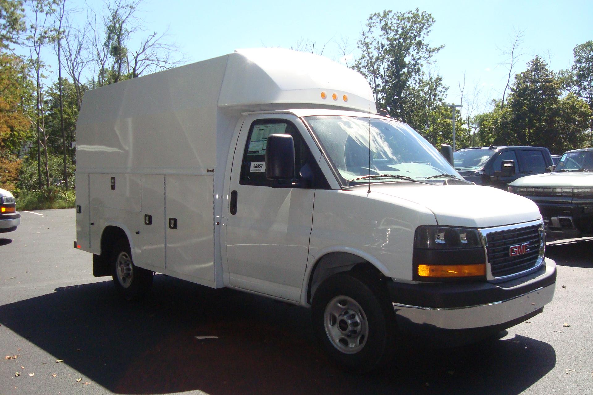 2025 GMC Savana Commercial Cutaway Vehicle Photo in PORTSMOUTH, NH 03801-4196