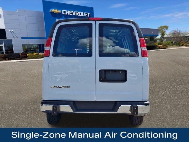 2023 Chevrolet Express Cargo 2500 Vehicle Photo in DANBURY, CT 06810-5034