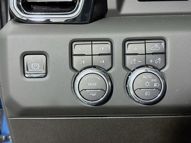 2025 GMC Sierra 3500 HD Vehicle Photo in PUYALLUP, WA 98371-4149