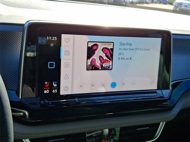 2024 Volkswagen Atlas Cross Sport Vehicle Photo in Willow Grove, PA 19090