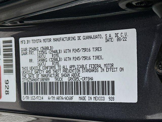 2022 Toyota Tacoma 4WD Vehicle Photo in Flemington, NJ 08822