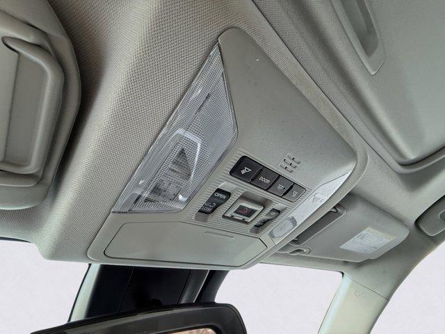 2020 Toyota RAV4 Vehicle Photo in LEOMINSTER, MA 01453-2952