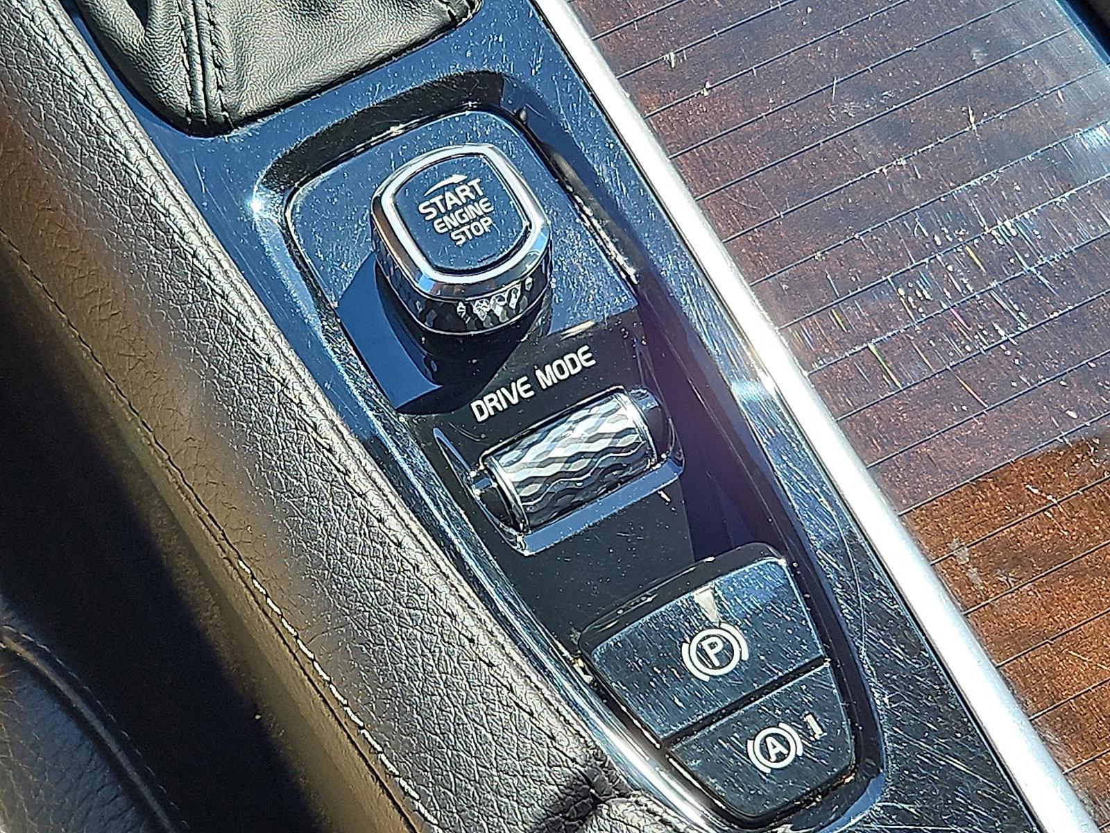 2019 Volvo XC90 Vehicle Photo in Trevose, PA 19053