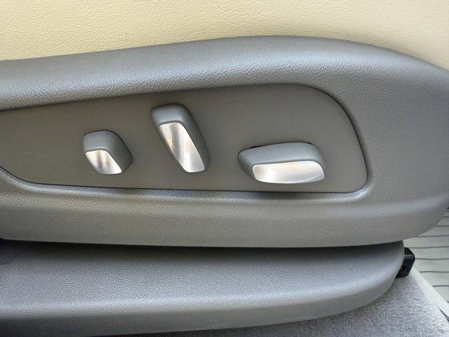 2025 Cadillac XT6 Vehicle Photo in LEOMINSTER, MA 01453-2952