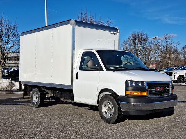 2025 GMC Savana Cutaway 3500 Vehicle Photo in DANBURY, CT 06810-5034