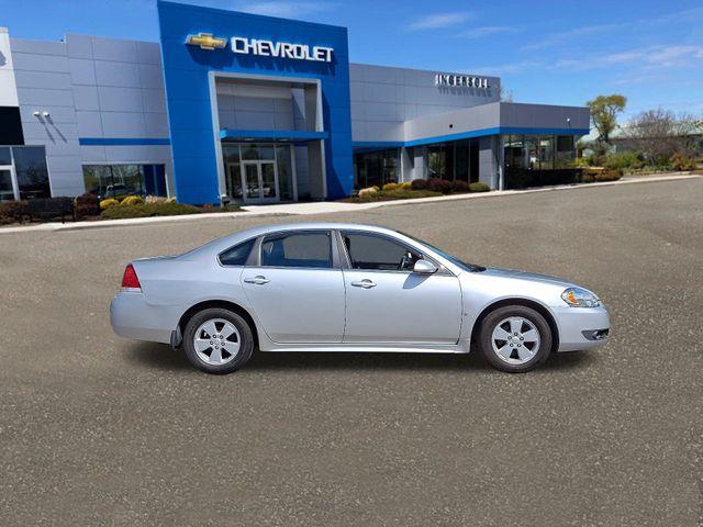 2010 Chevrolet Impala Vehicle Photo in DANBURY, CT 06810-5034