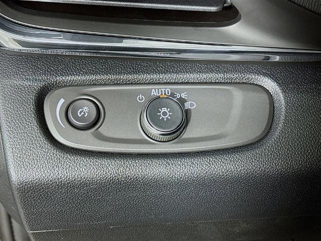 2025 Buick Envista Vehicle Photo in PUYALLUP, WA 98371-4149