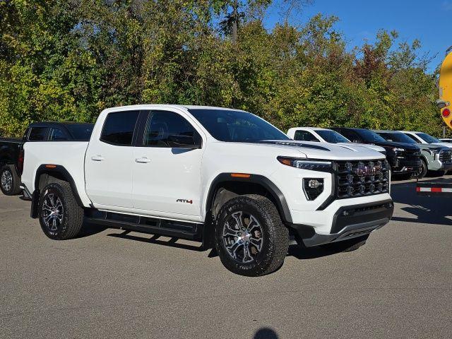 2024 GMC Canyon Vehicle Photo in Pleasant Hills, PA 15236